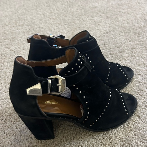 Shoe Republic LA Black Studded Heels - Picture 3 of 9